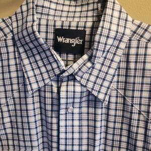 Wrangler Men's Casual Blue and White Checkered Shirt